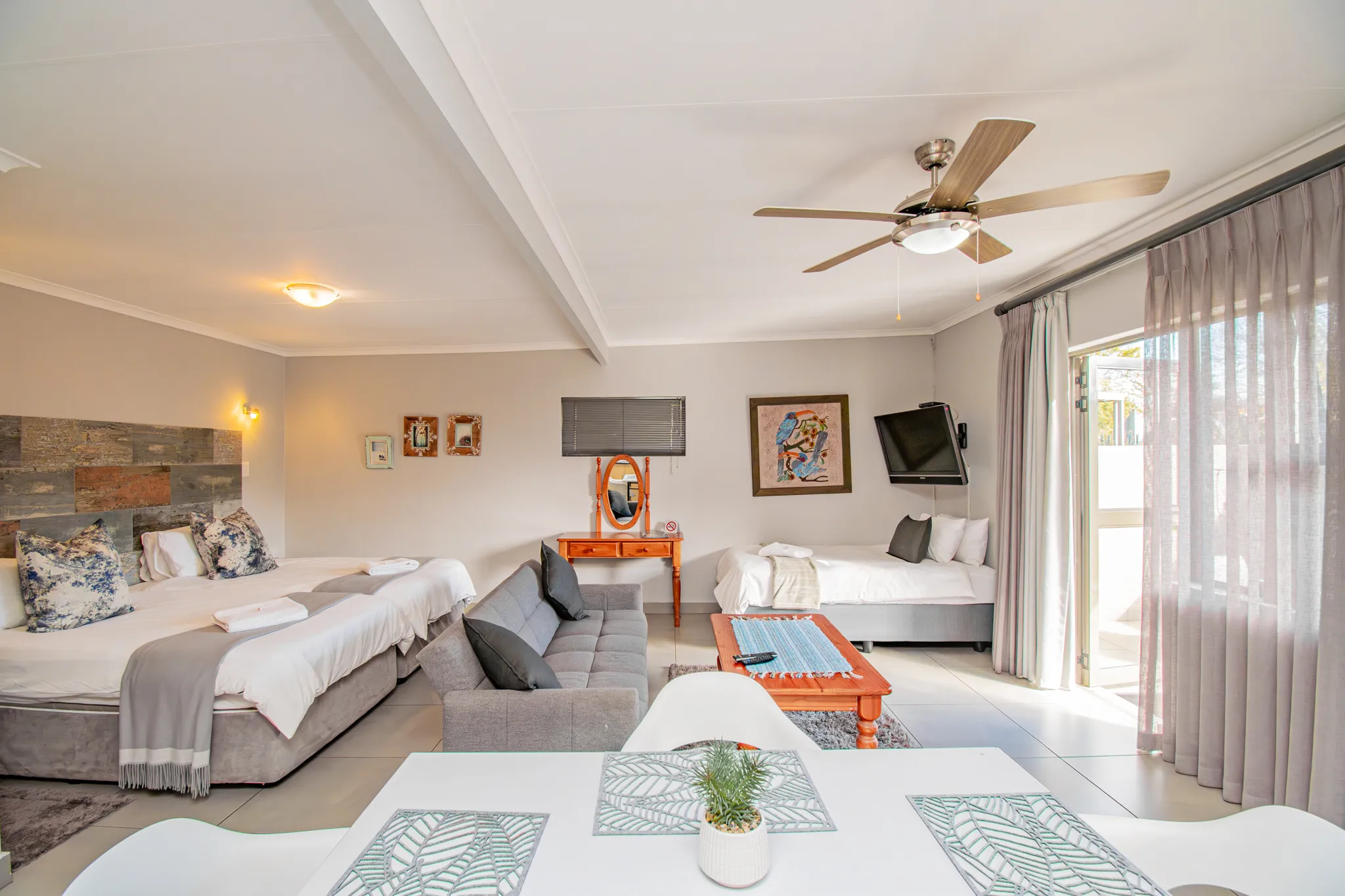 Bachelors Self-Catering Unit - Glen Maine 6