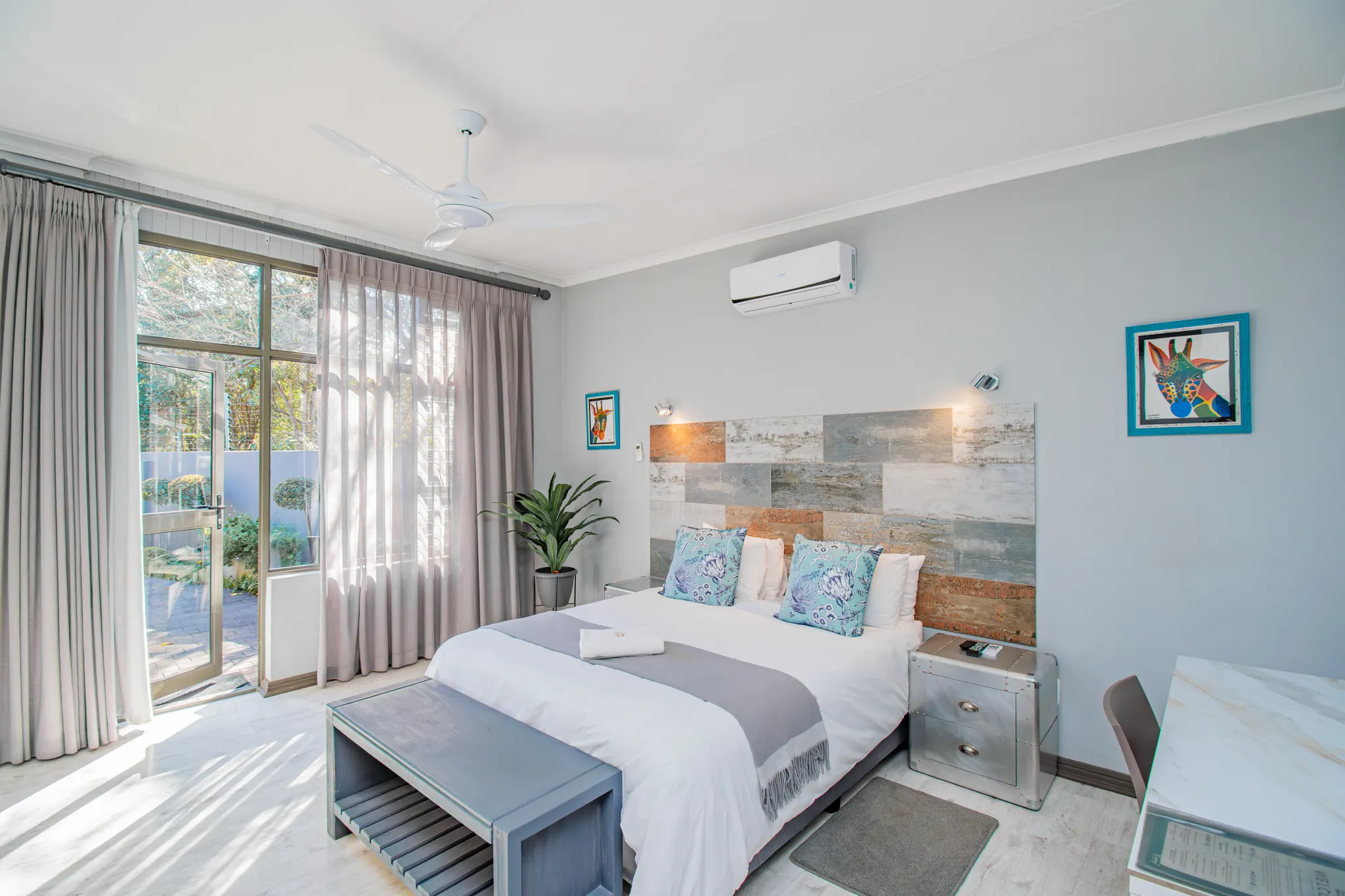 Deluxe Self Catering Room - Glen Maine 6