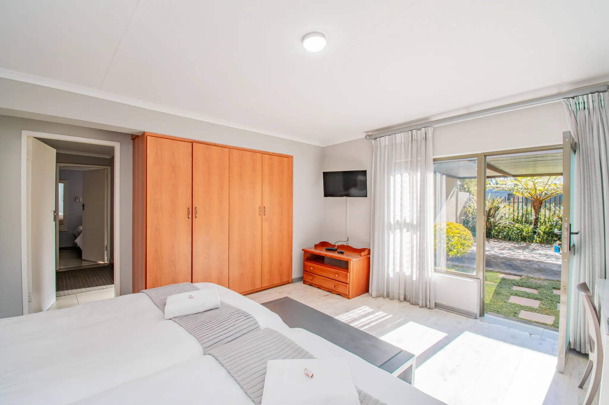 family unit - glen maine guesthouse 9